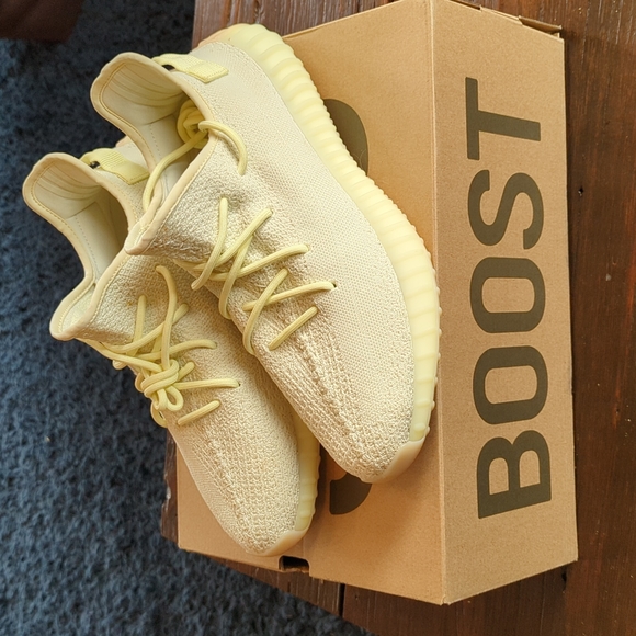 Yeezy Boost 350 V2 11.5 - Picture 1 of 16